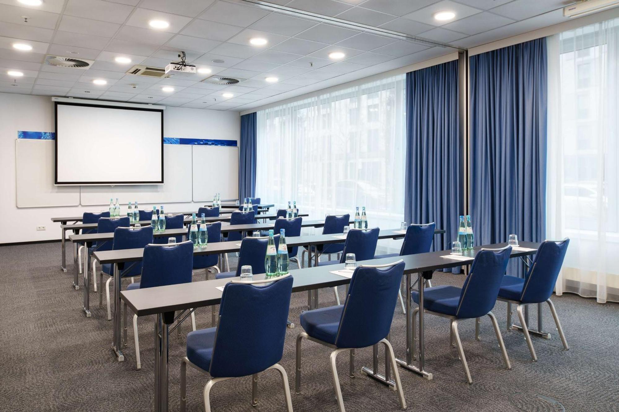 Park By Radisson Frankfurt Airport Hotel 3*